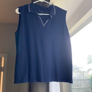 Sleeveless collared shirt